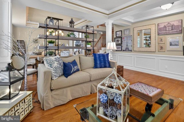 411 SERGEANT DR, Lambertville, NJ 08530