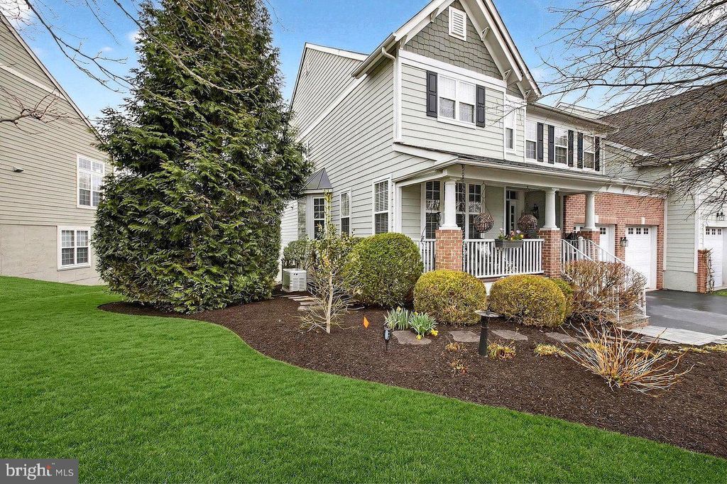 411 SERGEANT DR, Lambertville, NJ 08530