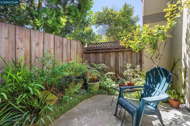 894 Lewelling Blvd 17, San Leandro, CA 94579