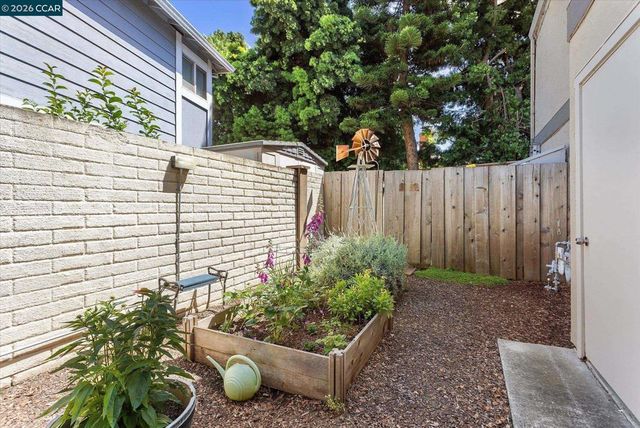 894 Lewelling Blvd 17, San Leandro, CA 94579