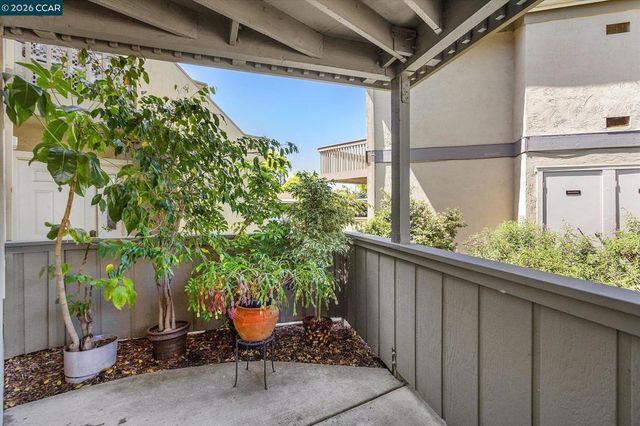 894 Lewelling Blvd 17, San Leandro, CA 94579