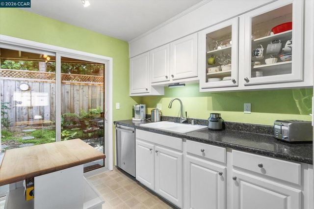 894 Lewelling Blvd 17, San Leandro, CA 94579