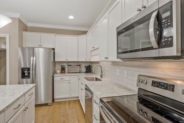 9354 Oak Point, Newburgh, IN 47630
