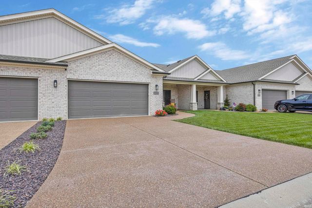 9354 Oak Point, Newburgh, IN 47630