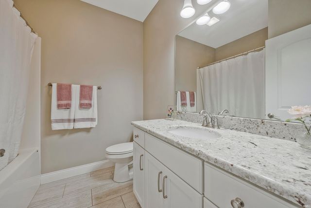 9354 Oak Point, Newburgh, IN 47630