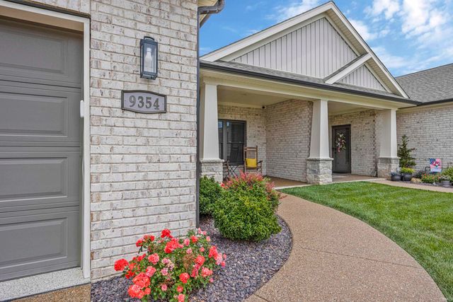 9354 Oak Point, Newburgh, IN 47630