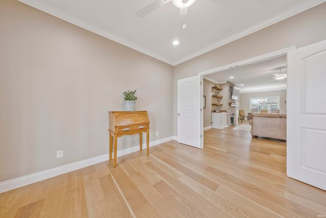 9354 Oak Point, Newburgh, IN 47630