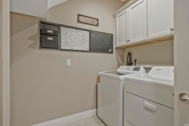 9354 Oak Point, Newburgh, IN 47630