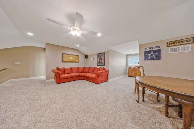 9354 Oak Point, Newburgh, IN 47630