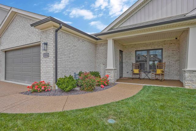 9354 Oak Point, Newburgh, IN 47630