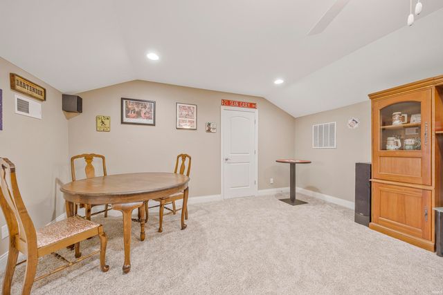 9354 Oak Point, Newburgh, IN 47630