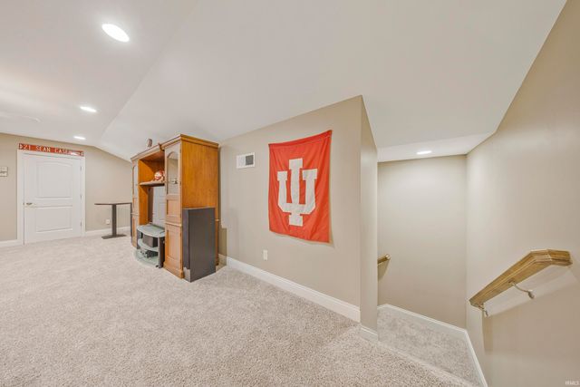 9354 Oak Point, Newburgh, IN 47630