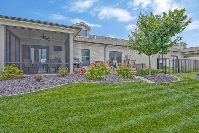 9354 Oak Point, Newburgh, IN 47630