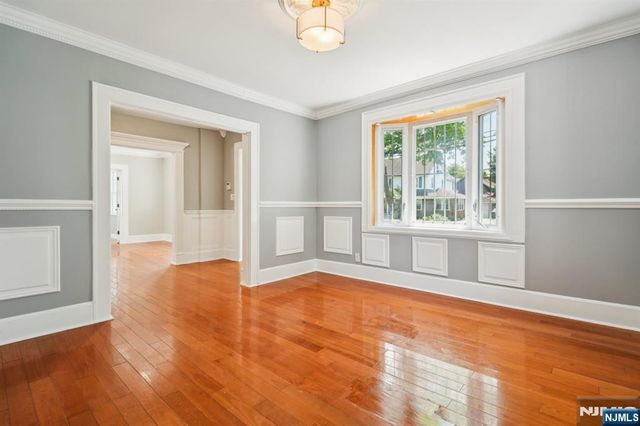 217 Grayson Place, Teaneck, NJ 07666