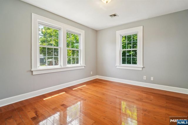 217 Grayson Place, Teaneck, NJ 07666