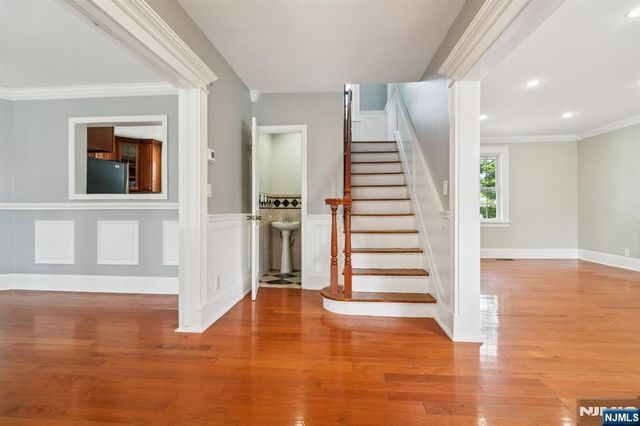 217 Grayson Place, Teaneck, NJ 07666