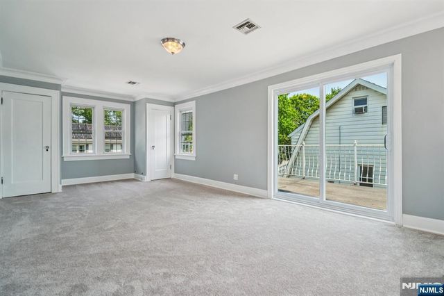 217 Grayson Place, Teaneck, NJ 07666