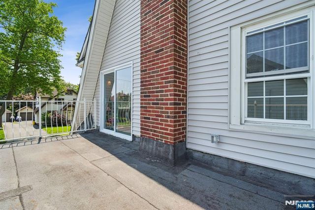 217 Grayson Place, Teaneck, NJ 07666