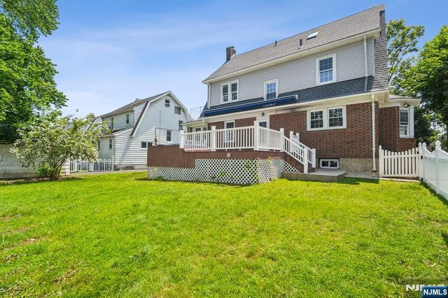 217 Grayson Place, Teaneck, NJ 07666