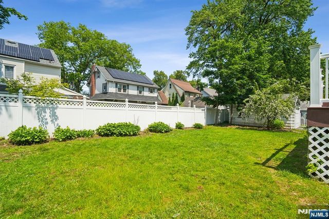 217 Grayson Place, Teaneck, NJ 07666