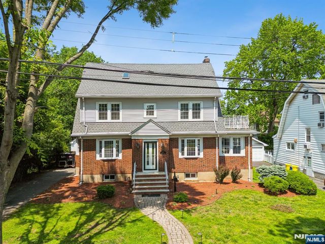 217 Grayson Place, Teaneck, NJ 07666
