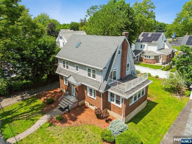 217 Grayson Place, Teaneck, NJ 07666