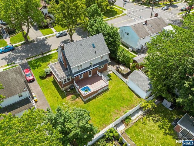 217 Grayson Place, Teaneck, NJ 07666