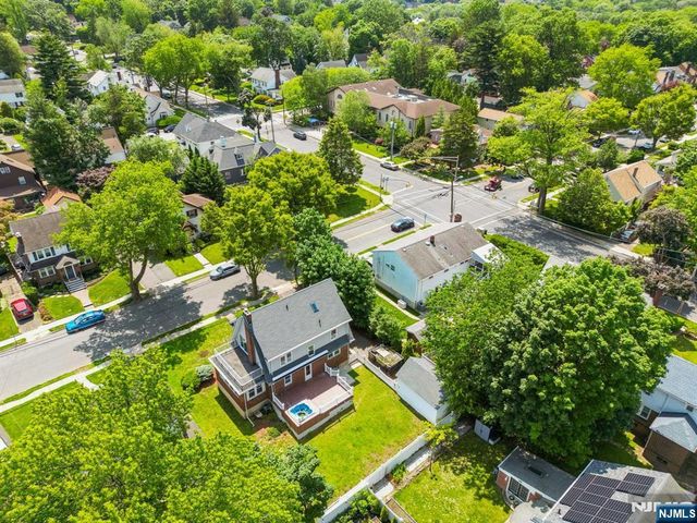 217 Grayson Place, Teaneck, NJ 07666