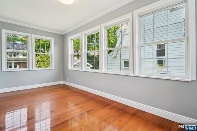 217 Grayson Place, Teaneck, NJ 07666