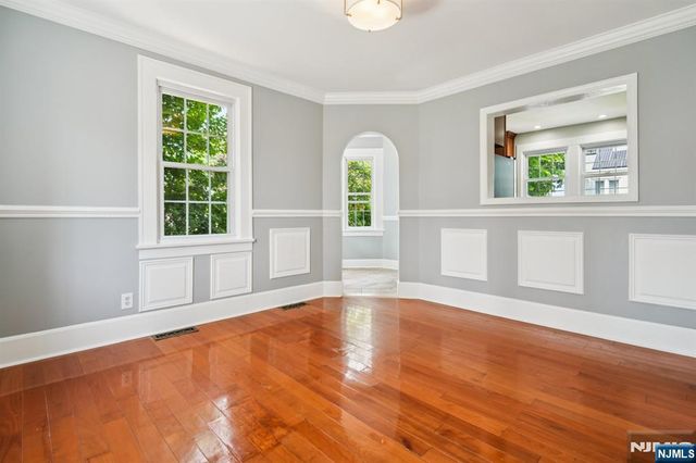 217 Grayson Place, Teaneck, NJ 07666