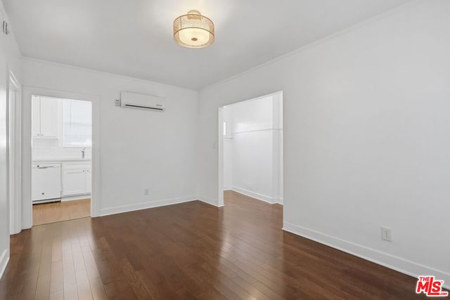 4407 Melbourne Avenue, Los Angeles, CA 90027