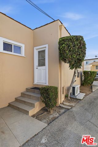 4407 Melbourne Avenue, Los Angeles, CA 90027