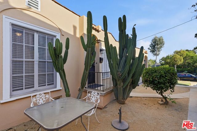 4407 Melbourne Avenue, Los Angeles, CA 90027
