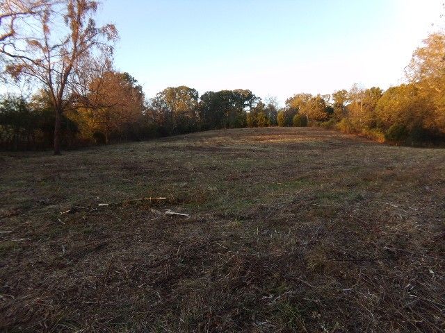 998 Corum Hill Rd, Castalian Springs, TN 37031