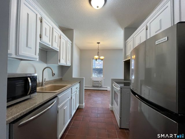 43 Balance Rock Road APT 1, Seymour, CT 06483