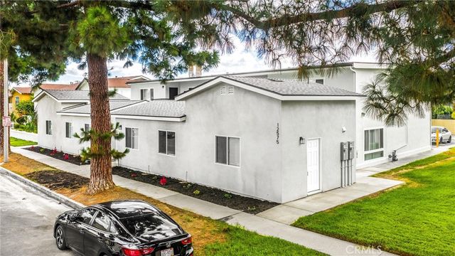 12571 Kensington Lane 1, Garden Grove, CA 92840