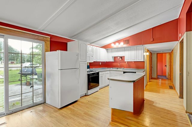 120 S Irving Avenue, Rush City, MN 55069