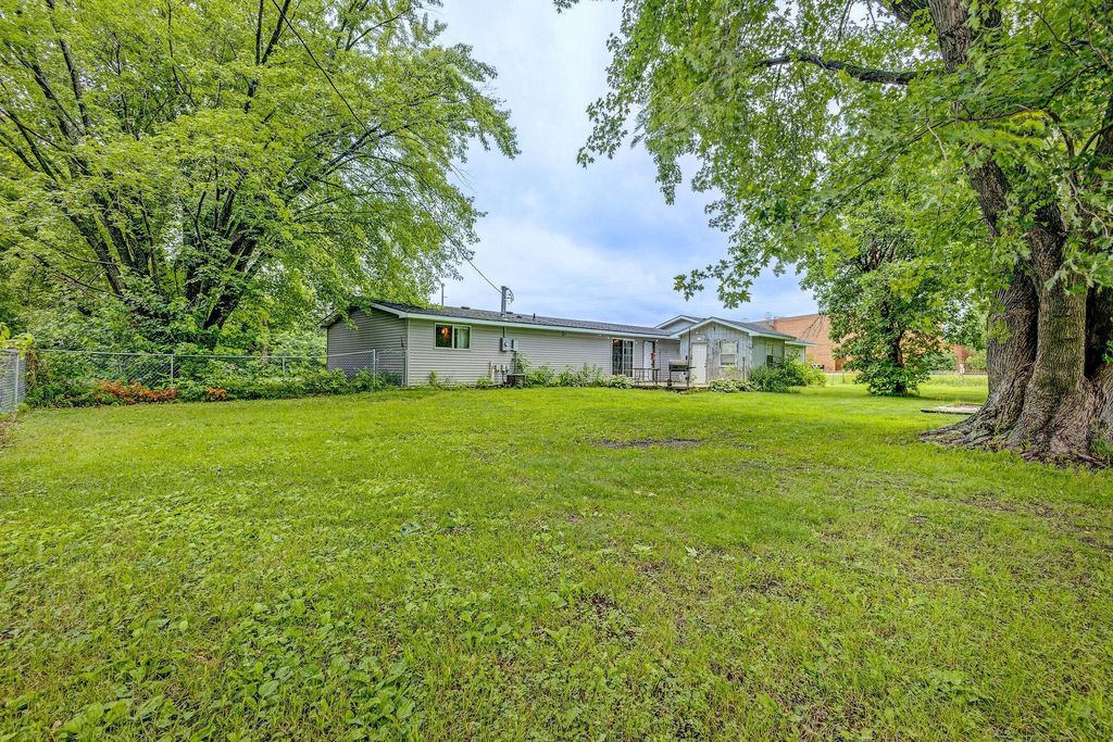 120 S Irving Avenue, Rush City, MN 55069