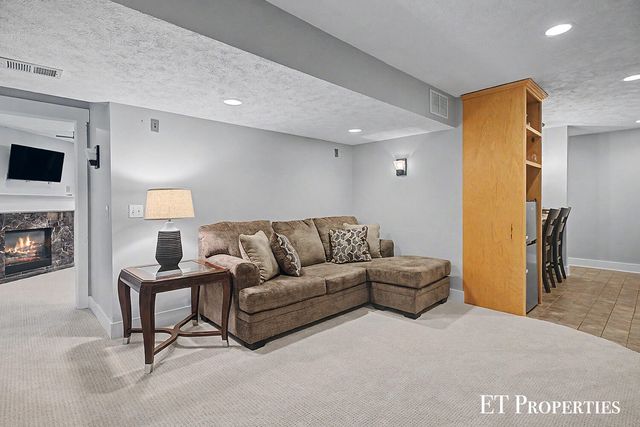 6213 Sheldon Drive, Georgetown Twp, MI 49426