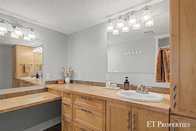 6213 Sheldon Drive, Georgetown Twp, MI 49426