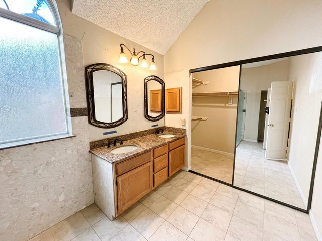 1513 Columbus Drive, Rowlett, TX 75089