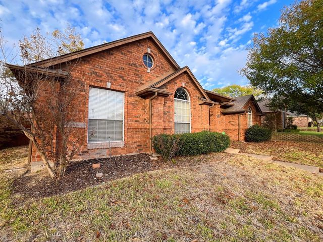 1513 Columbus Drive, Rowlett, TX 75089