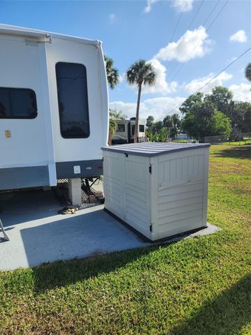 5684 SE 67th Ave, Okeechobee, FL 34974