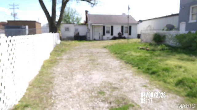 8 East C Street, Belleville, IL 62220