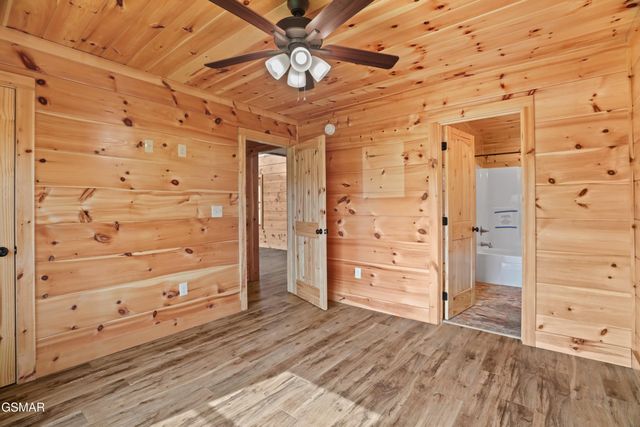 3863 Holders Grove Road, Cosby, TN 37722