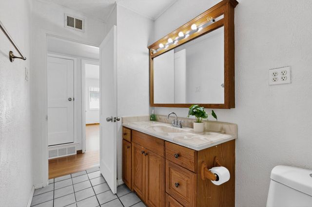 8623 MENAUL Boulevard NE, Albuquerque, NM 87112