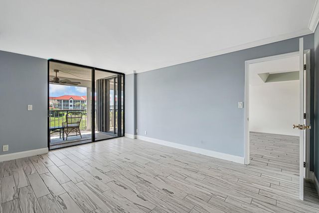 7020 Half Moon Circle 210, Hypoluxo, FL 33462