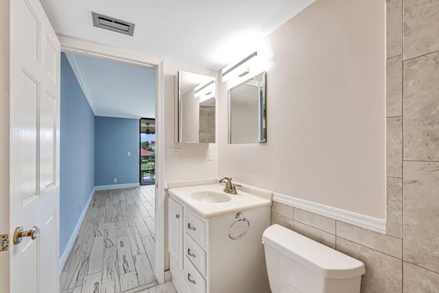 7020 Half Moon Circle 210, Hypoluxo, FL 33462
