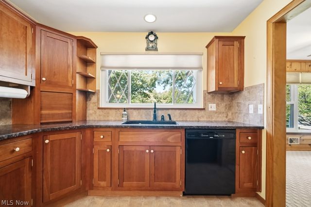 7988 Wright Road, Broadview Heights, OH 44147