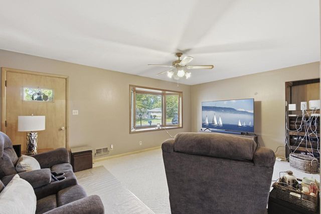 5805 W Fountain AVENUE, Milwaukee, WI 53223